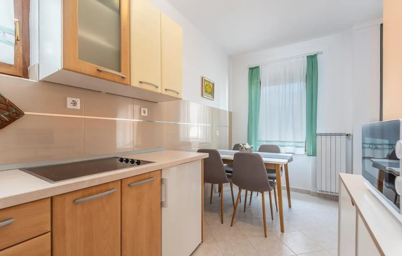 Apartment Complex Silvana Пореч