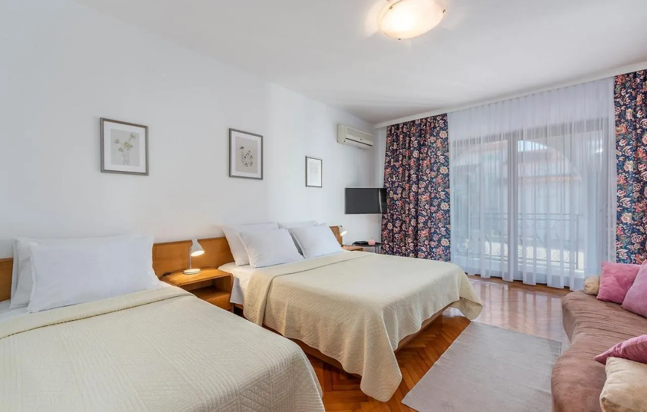 Apartment Complex Silvana Пореч 3*,  Хорватия