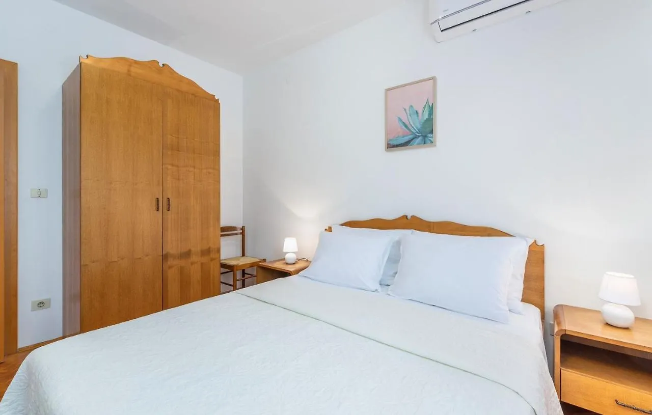 Apartment Complex Silvana 波雷奇 3*,  克罗地亚